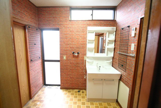 三輪町　洗面所　リフォーム前