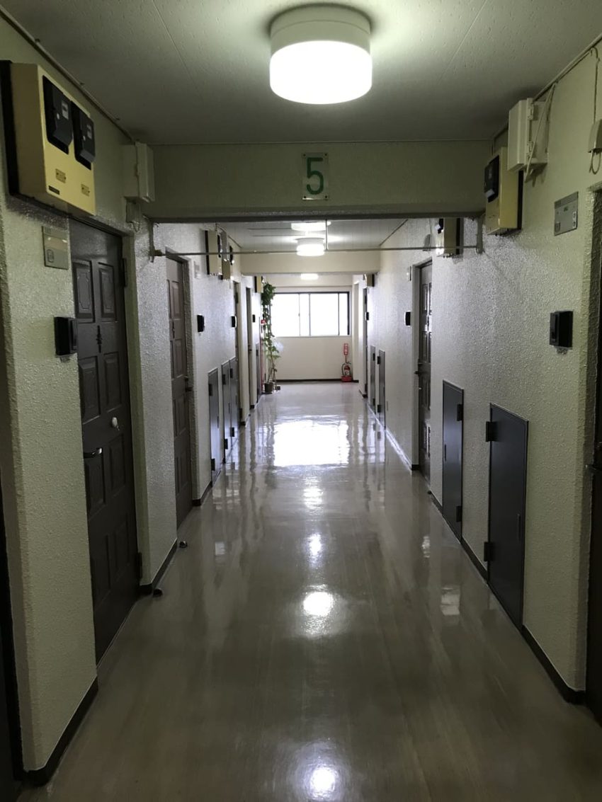 ライオンズマンション伊勢佐木長者町第２ 503号室　共用廊下